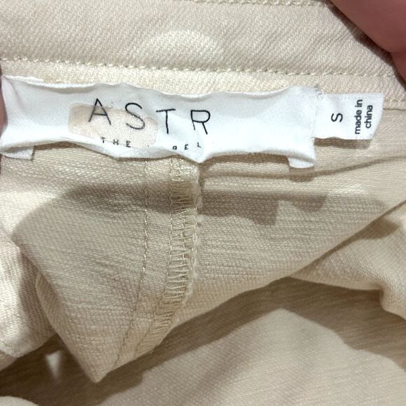 ASTR The Label Women's Beige Asymmetric Front Button Skirt Size S Stretch Denim - Picture 4 of 4